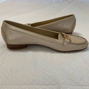 Stuart Weitzman Women's Metallic Gold Rhinestone Loafer Driving Shoe Size 7.5